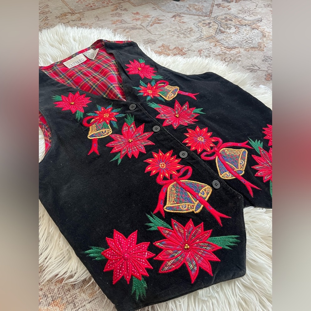 Vintage holiday themed velvet embroidered vest - Picture 4 of 5